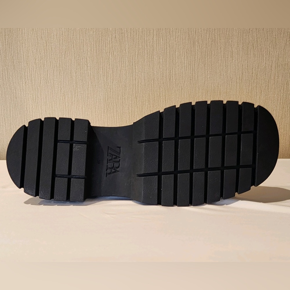 ZARA WATERPROOF POOL-ON ANKLE BOOTS WITH TRACK SOLE - EU sz 39 Black - Picture 7 of 7